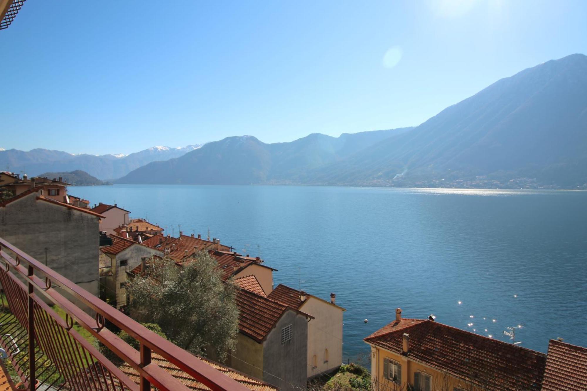 Bella Lake View Colonno 外观 照片
