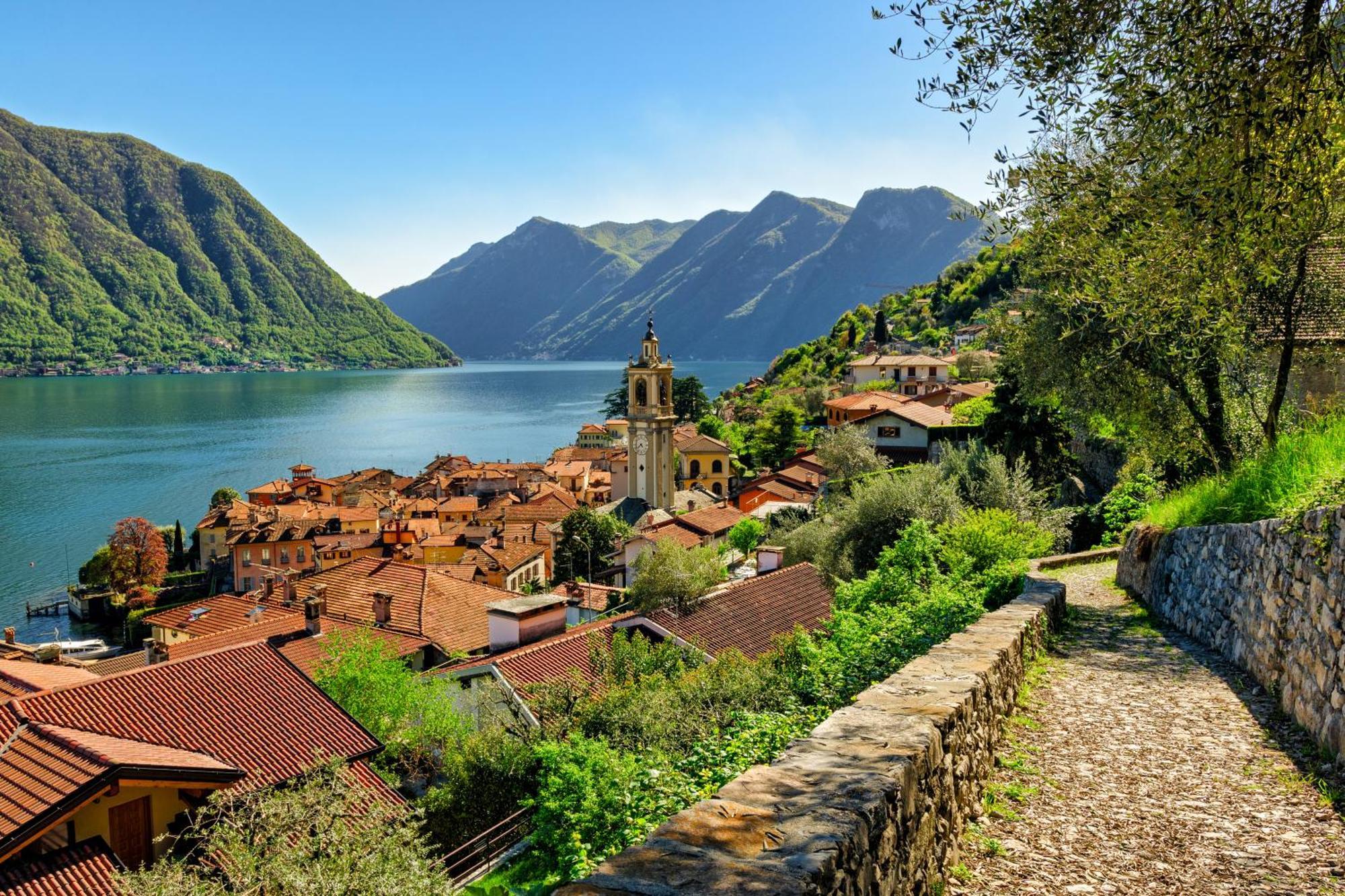 Bella Lake View Colonno 外观 照片