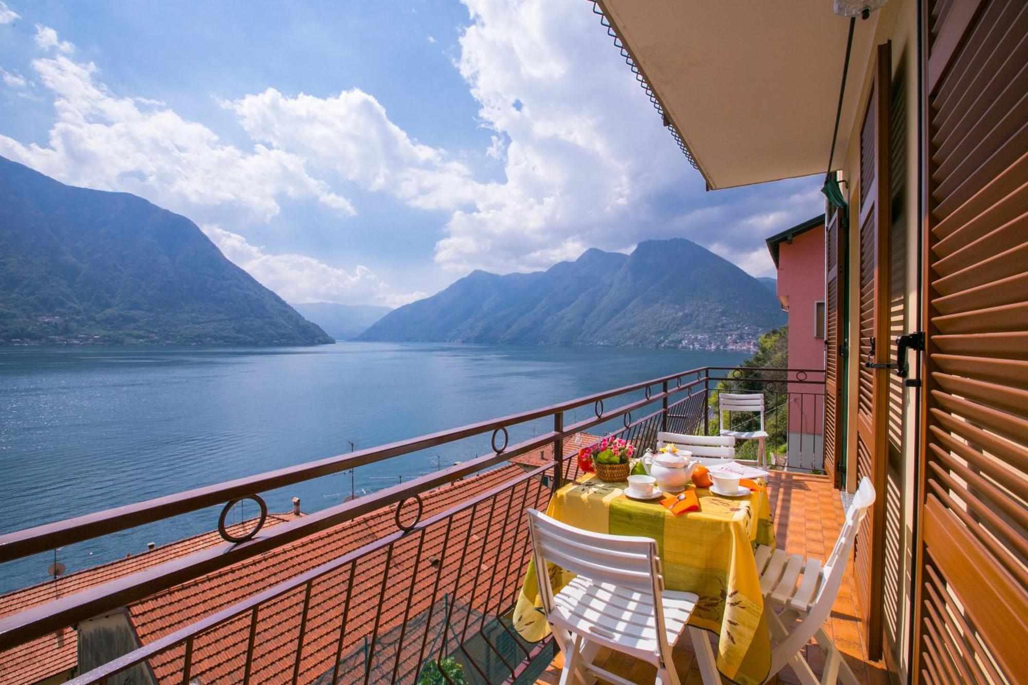 Bella Lake View Colonno 外观 照片
